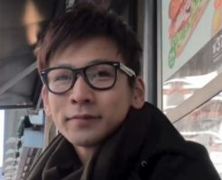 【ゲイ動画 pornhub】メガネをかけたおしゃれノンケ男子が、セルフ顔射しそうなくらいザーメン飛ばすｗｗｗイケメンオナニーでスジ筋バッキバキｗｗｗ