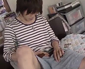 【ゲイ動画】スリ筋イケメンが自分のペニスをシコシコしちゃうオナニー動画！