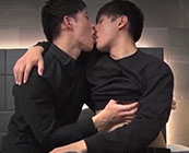【ゲイ動画】黒い服を着たスタイリッシュなイケメン二人がお互いにしゃぶり合いセックスを楽しむ！