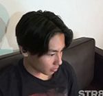 【ゲイ動画】スジ筋イケメンがゴーグル男にキスされながら手コキされて発射！